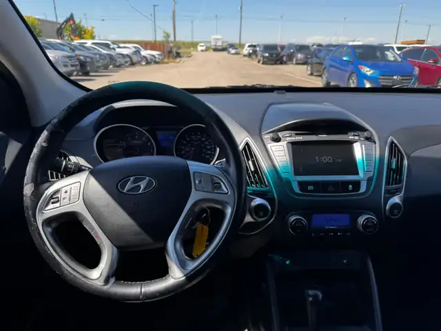 2012 Hyundai Tucson Limited AWD :: Automatic Transmission in Cars & Trucks in Calgary - Image 12