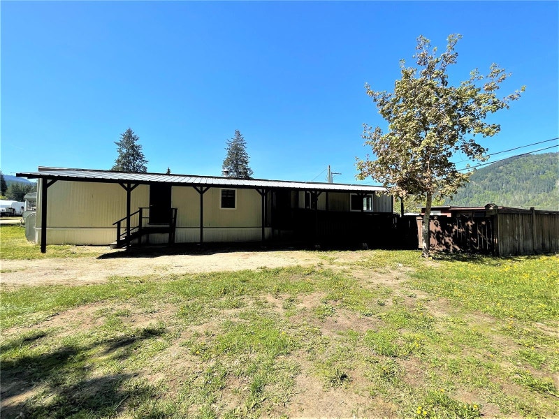 1 15 Robson Road, Mara Lake, British Columbia Houses for Sale