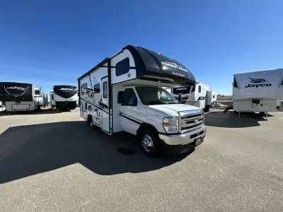 EAST TO WEST Entrada Class C gas motorhome 2000NS highlights: 60in.in. x 80in.in. Bunk Over Cab Rear...