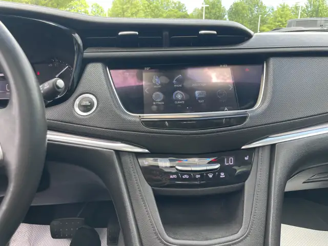 2017 Cadillac XT5 Luxury AWD5864676574580019212