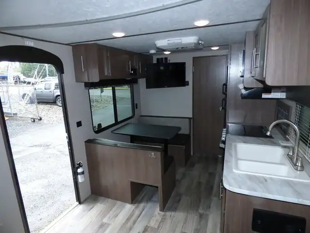2019 KEYSTONE RV HIDEOUT 19LHSWE (FINANCING AVAILABLE) in Travel Trailers & Campers in Saskatoon - Image 6