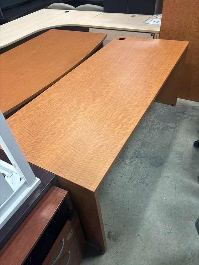 L-Shape Cognac Desk with Drawers-Teknion Straight Desk! in Desks in Mississauga / Peel Region - Image 4