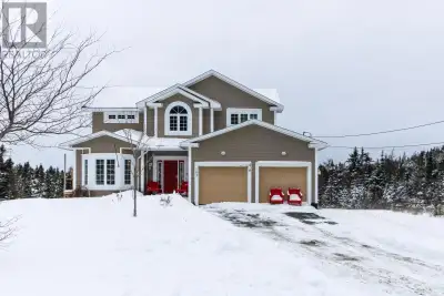 FOR LEASE! Fully Furnished with new hot tub, Executive 5 bedroom home on a 1 acre lot in Beautiful L...