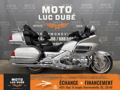 Honda GL1800 Goldwing 2005 155 868 KM FREINS ABS RADIO CRUISE CONTROL MARCHE-ARRIÈRE DOSSIER CONDUCT...