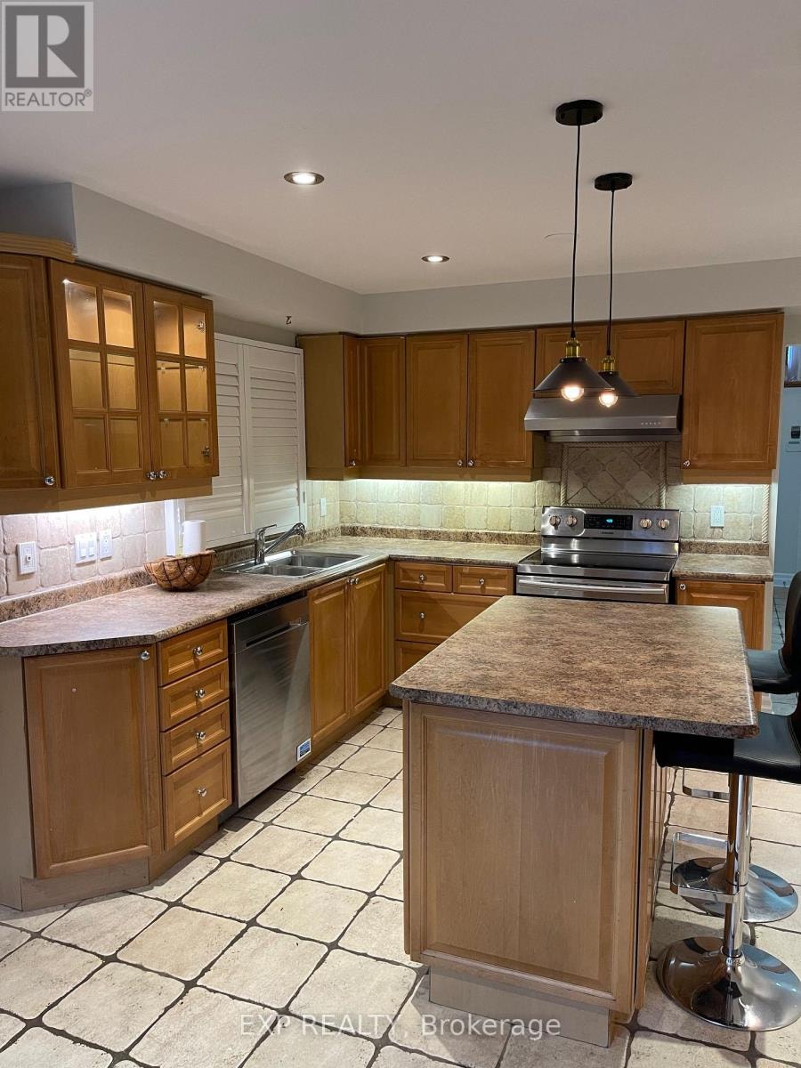3-Bedroom Detached Home for Rent in Thornhill 2