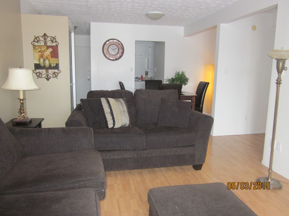 GRAND 4 1/2 SECTEUR DU CARREFOUR DE L`ESTRIE 3