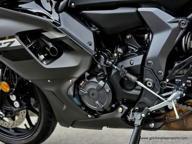 2024 Yamaha YZF-R1 R7 in Sport Bikes in Oshawa / Durham Region - Image 18