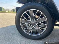The advertised vehicle price is based on a promotional finance offer. Customers who purchase the veh... (image 8)