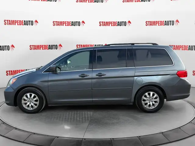 2010 Honda Odyssey EX-L | LEATHER | SUNROOF | 7 PASSENGER | POWE in Cars & Trucks in Calgary - Image 3