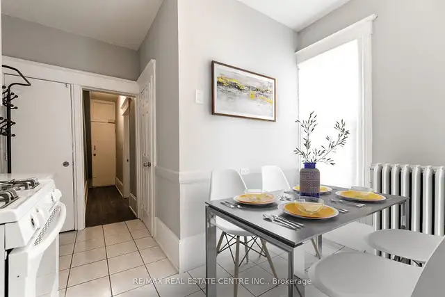 **FOR LEASE – 2-BEDROOM APARTMENT IN LITTLE PORTUGAL, TORONTO