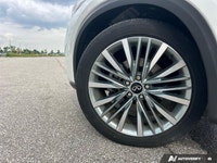 The advertised vehicle price is based on a promotional finance offer. Customers who purchase the veh... (image 8)