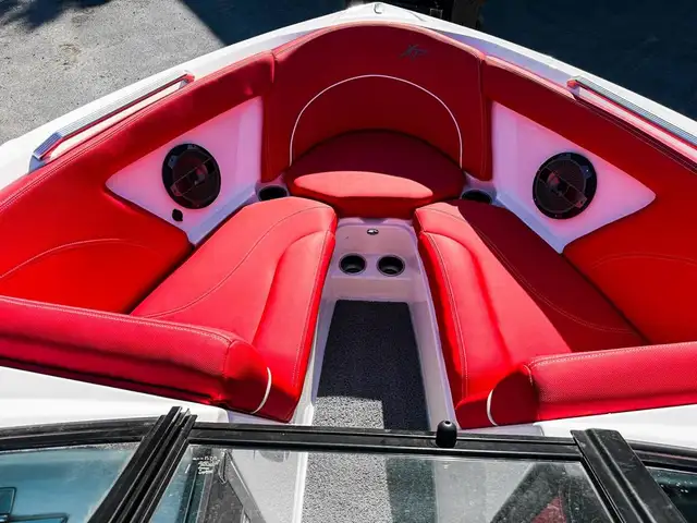 2019 Mastercraft XT 23 in Powerboats & Motorboats in Laval / North Shore - Image 17