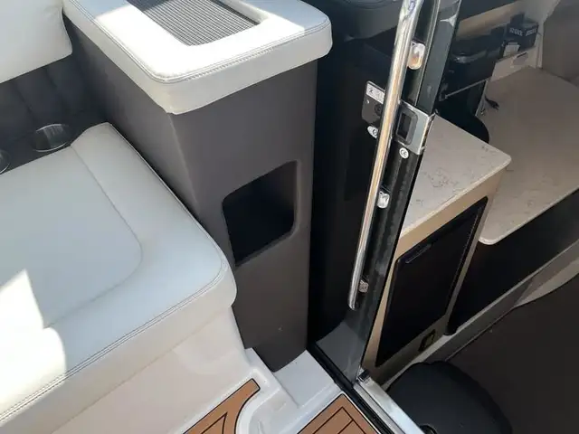 2016 Cobalt Boats A40 in Powerboats & Motorboats in Saskatoon - Image 16