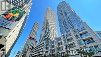 Four Years New One-bedroom Suite On High Floor In Midtown Modern Condo At Yonge & Eglinton! Transpor...