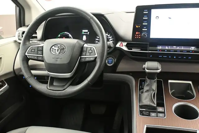 2024 Toyota Sienna XLE in Cars & Trucks in Dartmouth - Image 25