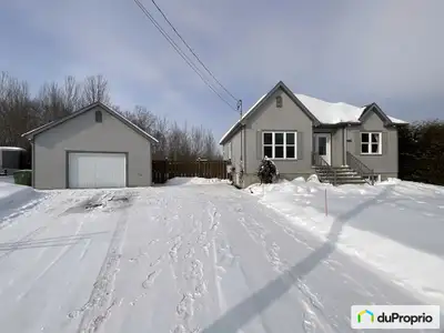 Propriété exceptionnelle dans un secteur familial recherché de Drummondville Nichée au bout d'un ron...