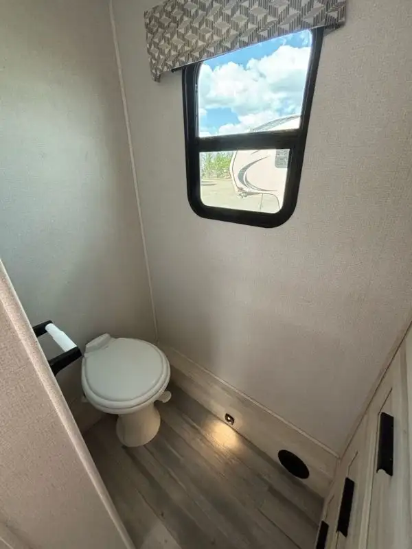 2023 Forester 2441 CD in RVs & Motorhomes in Laval / North Shore - Image 13