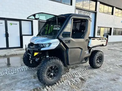 WORK or PLAY!!! This 2019 Can-Am Defender comes equipped with: -A powerful but quiet 1000cc Rotax tw...