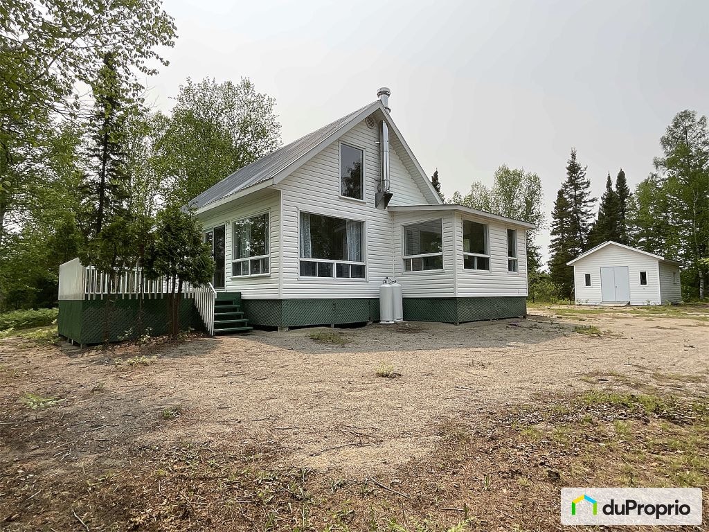 $270,000 - Cottage for sale in Ste-Monique — photo 1