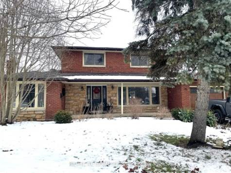 15 Rodney St in Houses for Sale in Barrie - Image 2