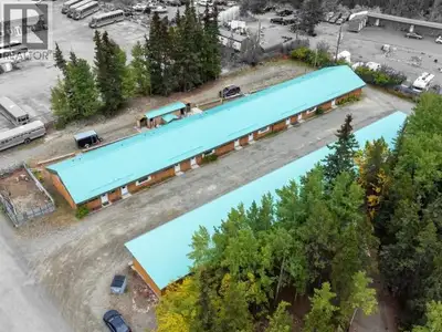Welcome to the Paddle Wheel Apartments - Prime Investment Opportunity situated on 1.63 acres just mi...