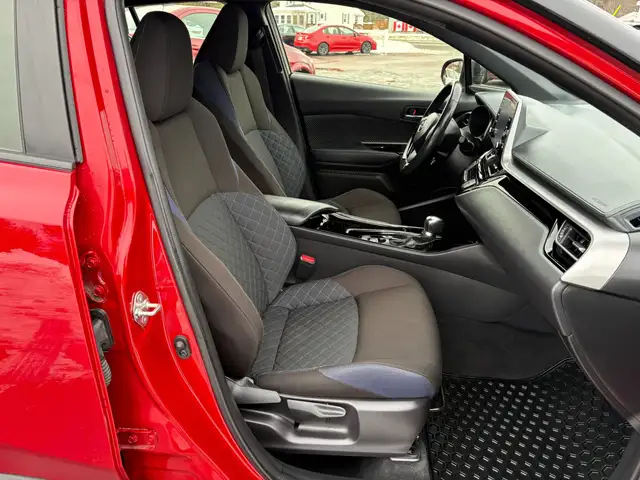 2021 Toyota C-HR XLE Premium Remote Starter! Backup Camera! H... in Cars & Trucks in Moncton - Image 19