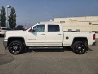Get ready to experience top-tier power and luxury with this 2015 GMC Sierra 3500HD Denali, a diesel-... (image 1)