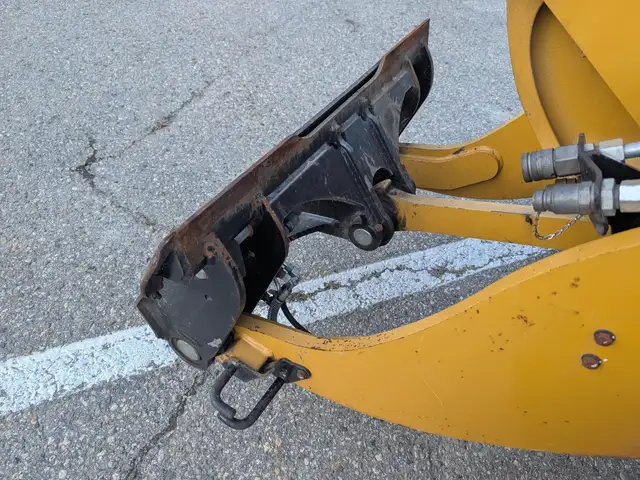 2020 CATERPILLAR 908M in Heavy Equipment in Edmonton - Image 10