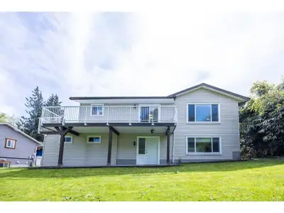 Move in ready Basement Entry home on a 9215 sqft greenbelt lot! Recently renovated, new carpet & vin...