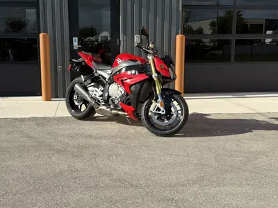 2014 BMW S1000R - Thrilling Street Performance Looking for a high-performance sportbike that deliver...