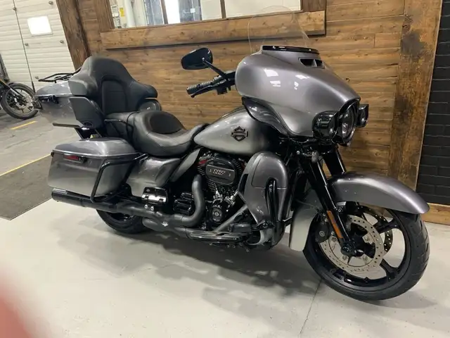 2019 Harley-Davidson CVO Limited in Street, Cruisers & Choppers in Oshawa / Durham Region - Image 3