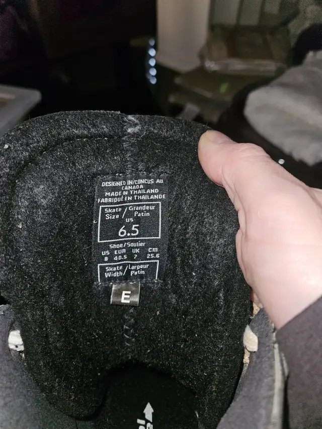 Ice skates for sale 2 pairs in Skates & Blades in Windsor Region - Image 3