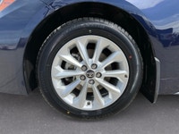 Accident Free! | Front-Wheel Drive | CVT | Sport Fabric Seats with Premium Stitching | Heated Front... (image 8)