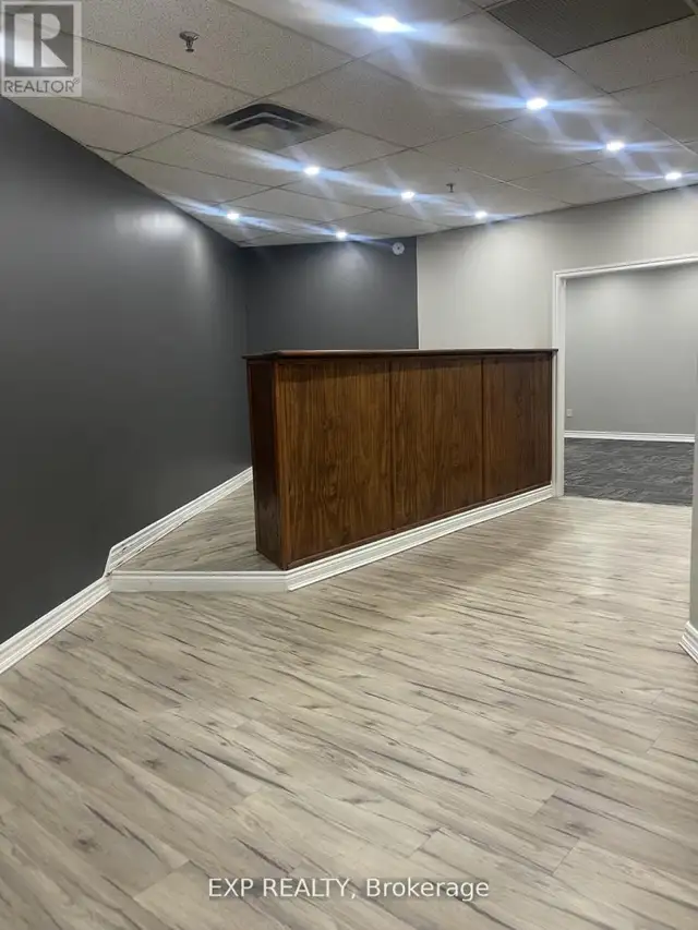 17 - 4370 STEELES AVENUE Vaughan (Steeles West Industrial), Onta in Commercial & Office Space for Rent in Markham / York Region - Image 2