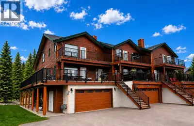 Welcome to this beautiful townhome in the sought-after community of Fairmont Hot Springs, BC. Locate...
