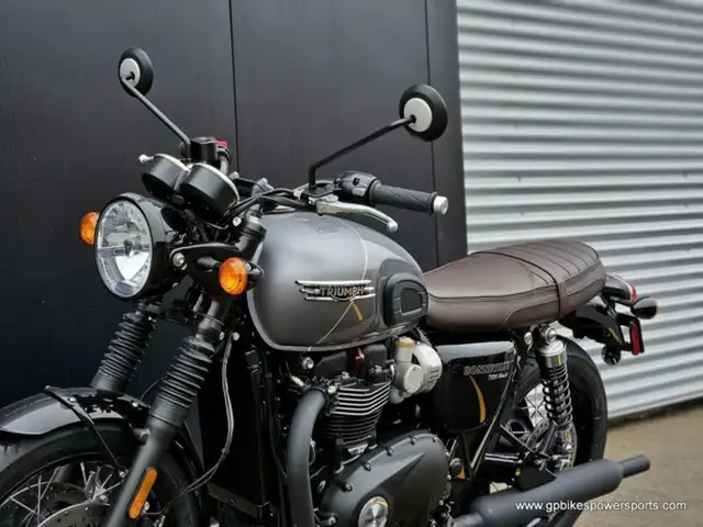 Triumph Bonneville T120 Black Graphite / Matte Graphite in Street, Cruisers & Choppers in Oshawa / Durham Region - Image 13