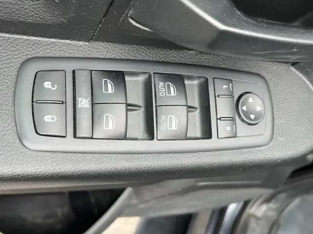 2020 Ram 1500 Classic in Cars & Trucks in Ottawa - Image 13