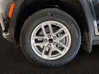Cloth Seats, Power Sunroof, Remote Start System, Heated Front Seats, Heated Steering Wheel, 8.4 Touc... (image 8)