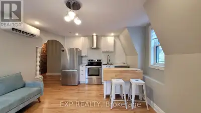 Unit 302 - 1 bedroom 1 4-pc bathroom executive apartment with sunroom/den facing James Street. Built...