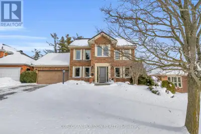 Welcome to 41 Tinatawa Crt in Kitchener, a well maintained 4+1 bedroom, 3.5 bathroom two-storey home...