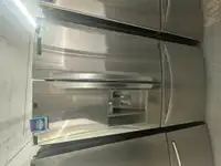 3203-NEUF Réfrigérateur 28'' Stainless Steel Top freezer fridge