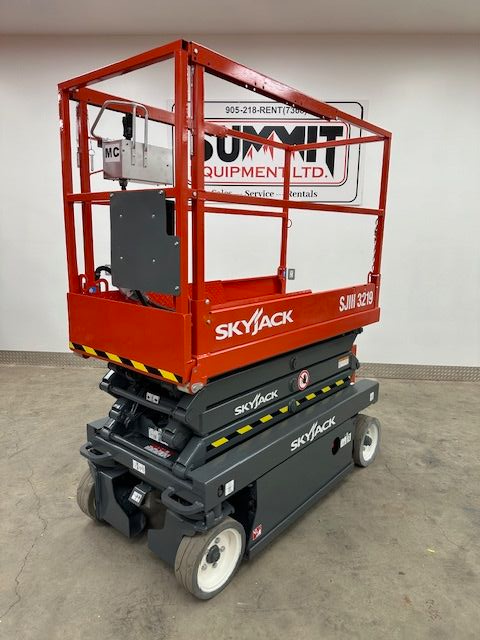 2017 Skyjack SJ3219 Electric Scissor Lift in Heavy Equipment in Hamilton - Image 5
