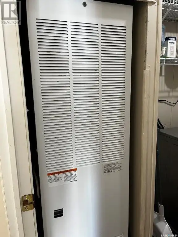 203 4th AVENUE E Coleville, Saskatchewan in Houses for Sale in Saskatoon - Image 16