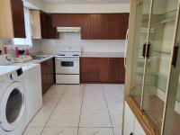 Beautiful/Spacious three bedroom apt. FREE UTILITIES, Near Winto