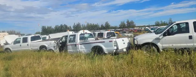 2008 AND NEWER F250, F350 F550 FOR PARTS in Auto Body Parts in Edmonton - Image 3