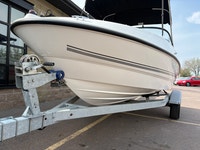 18’ Boat! 3.0Ltr MerCruiser Motor! AM/FM, AUX, USB, Bluetooth! Depth Finder! Beautiful Two Tone Inte... (image 3)