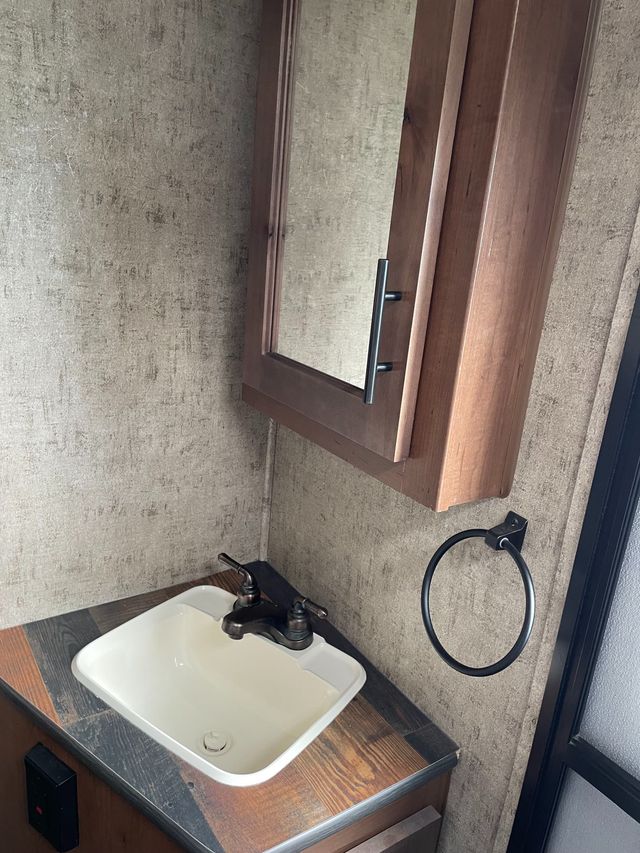 2019 OUTDOORS RV TIMBER RIDGE 27BH - ON CONSIGNMENT NO TAX in Travel Trailers & Campers in Regina - Image 16