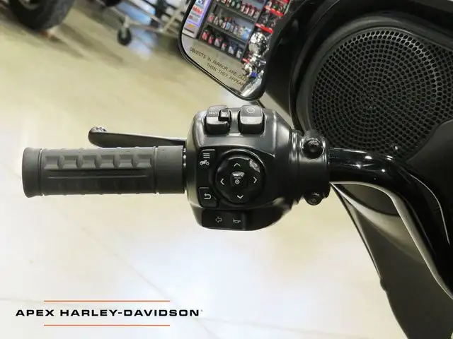 2025 Harley-Davidson FLHX - Street Glide in Sport Touring in Cambridge - Image 12