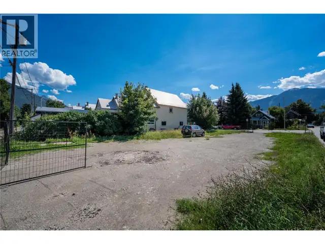 200 Third Street E Revelstoke, British Columbia in Land for Sale in Revelstoke - Image 13