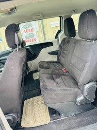 2014 Dodge Grand Caravan SE Year: 2014 Make: Dodge Model: Grand Caravan Mileage: 171,579 Km Transmis... (image 4)